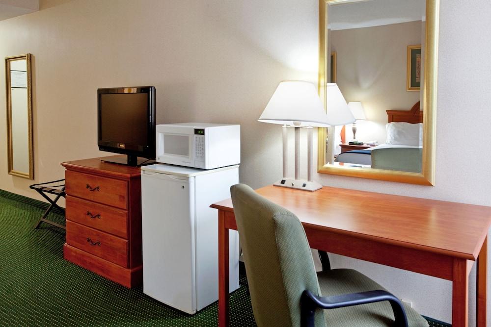 Holiday Inn Express Anderson I-85 - Exit 27- Highway 81 By Ihg Exterior foto